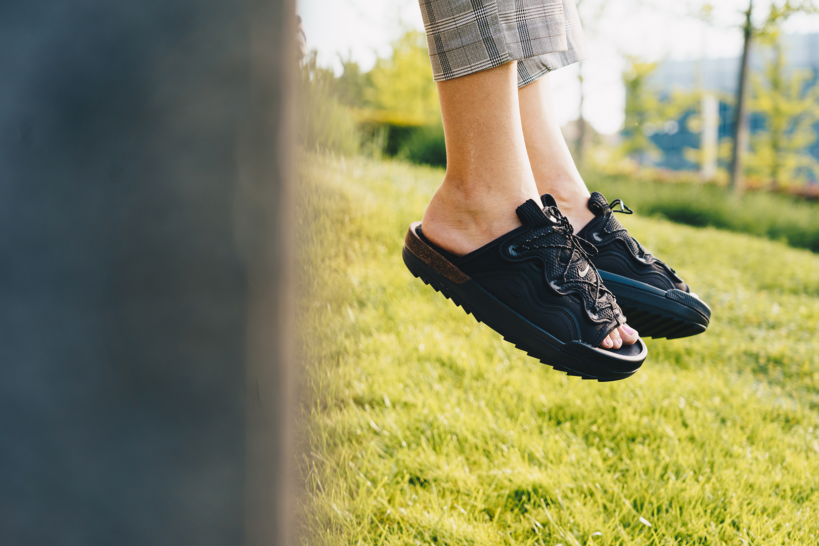 nike offline mule triple black